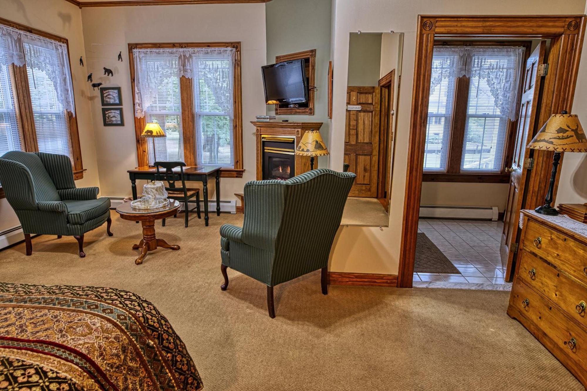 Rockwell Falls Inn And Wine Bar Lake Luzerne Værelse billede