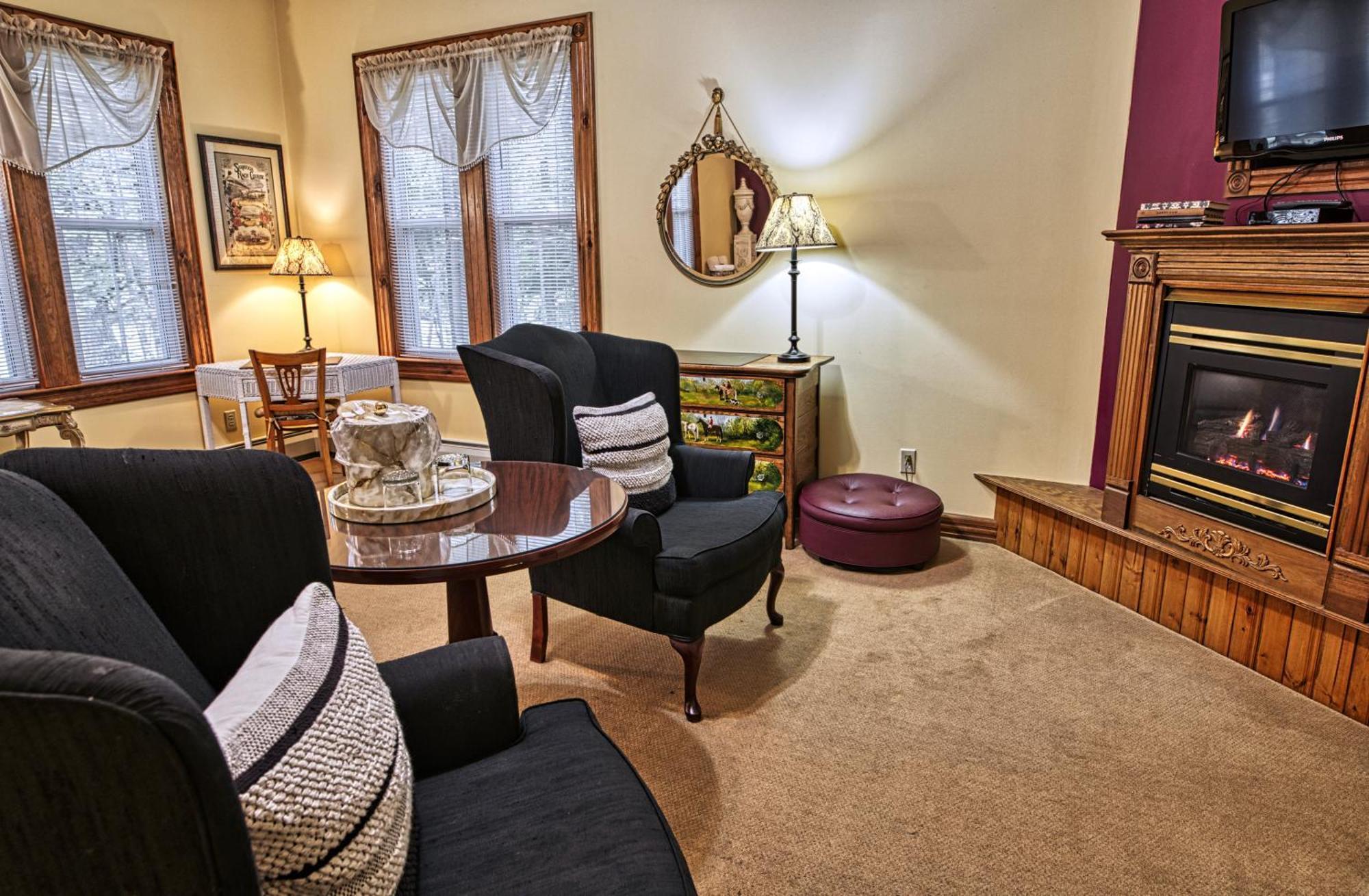 Rockwell Falls Inn And Wine Bar Lake Luzerne Værelse billede