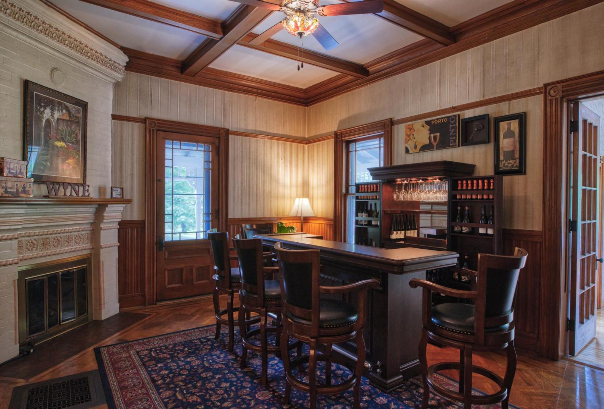 Rockwell Falls Inn And Wine Bar Lake Luzerne Eksteriør billede