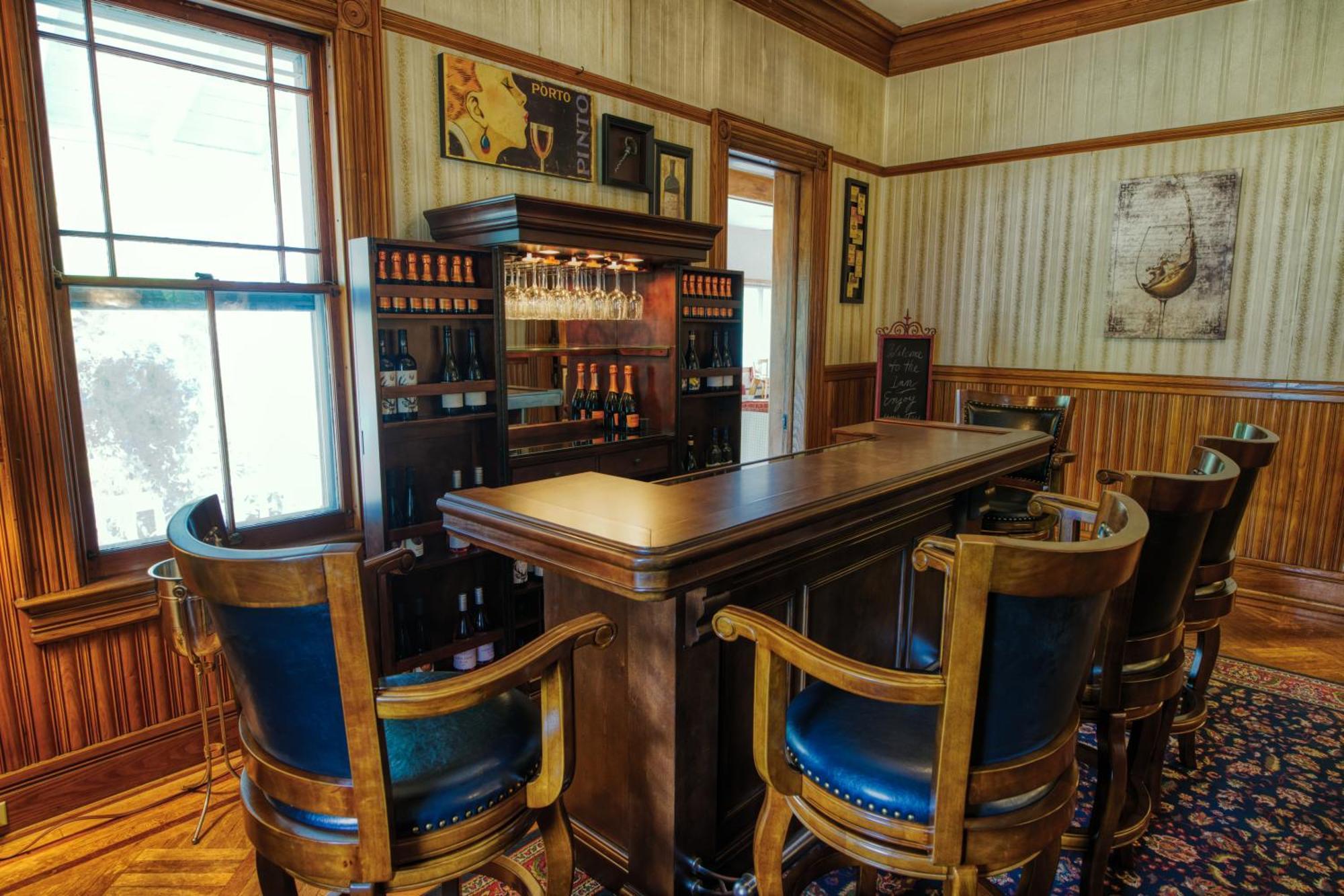 Rockwell Falls Inn And Wine Bar Lake Luzerne Eksteriør billede